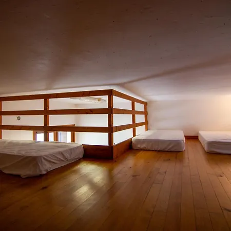 Le Logis Des Dieux
